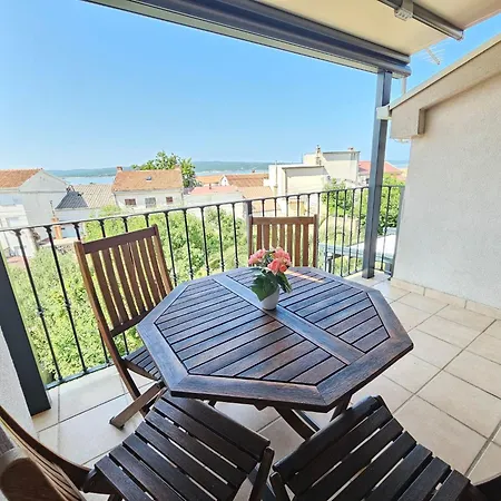 דירה Fuer 4 Personen Mit Terrasse By Interhome *