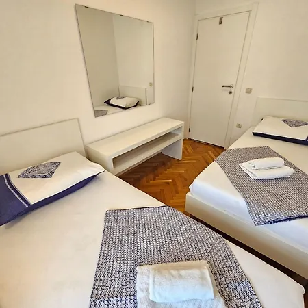 Fuer 4 Personen Mit Terrasse By Interhome * 크리크베니카
