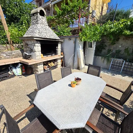 아파트 Fuer 4 Personen Mit Terrasse By Interhome *