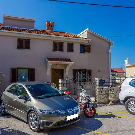 Fuer 4 Personen Mit Terrasse By Interhome Crikvenica