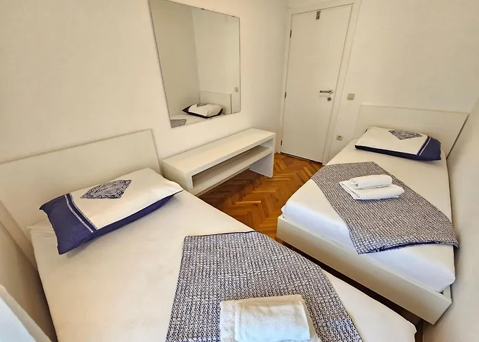 Fuer 4 Personen Mit Terrasse By Interhome * Crikvenica